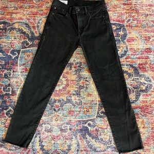 GAP Black Skinny Jeans Sleek Fit Womens or Juniors Size 25. Popular & SOLD OUT!